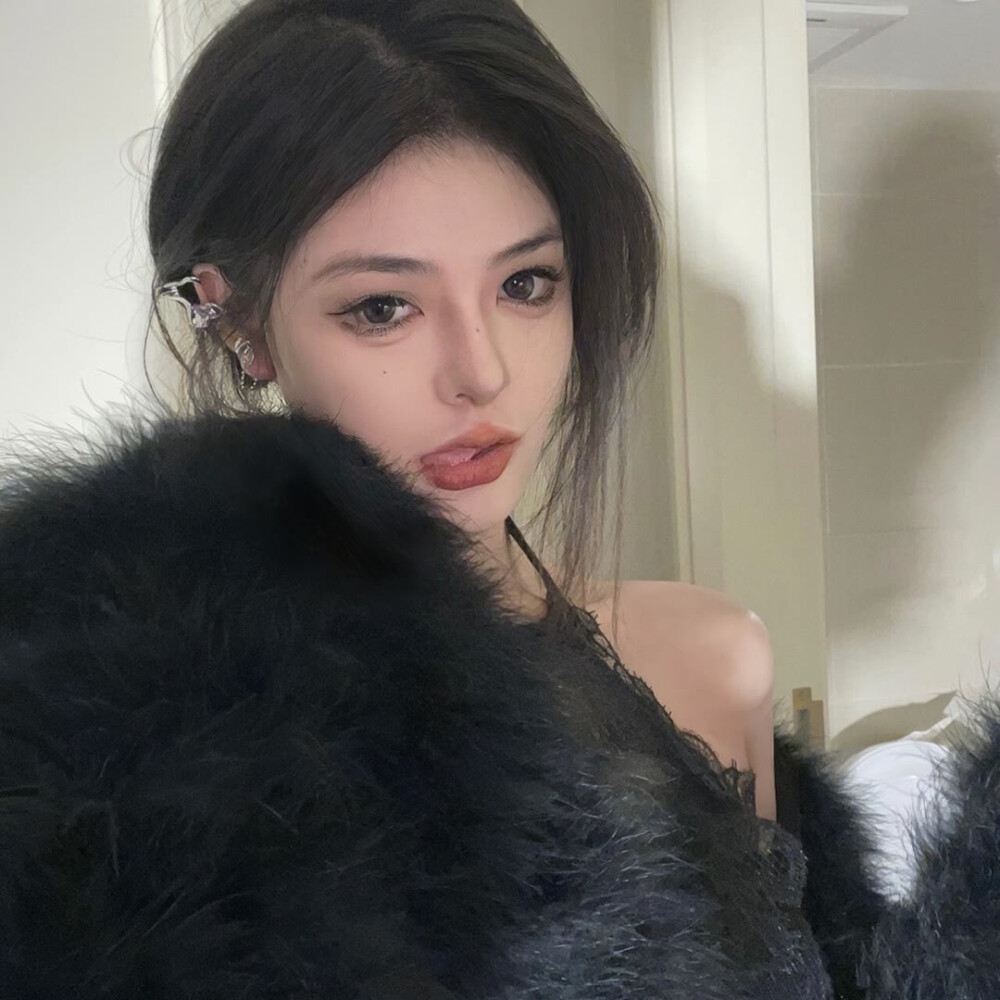 最新御姐女头,最新御姐女头，时尚魅力与独立精神的完美融合，最新御姐女头，时尚魅力与独立精神的绝美展现