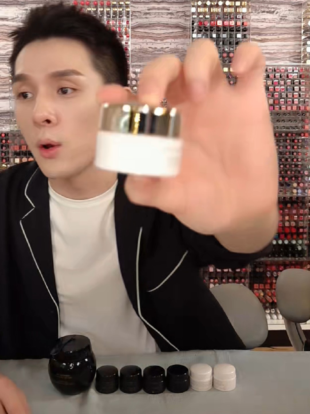 李佳琦最新直播间,李佳琦最新直播间，一场美妆与时尚的盛宴，李佳琦最新直播间，美妆时尚盛宴开启！