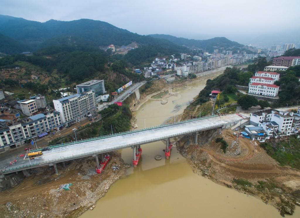 最新台风福州,最新台风袭击福州，城市与自然的较量，福州遭遇最新台风袭击，城市与自然的挑战