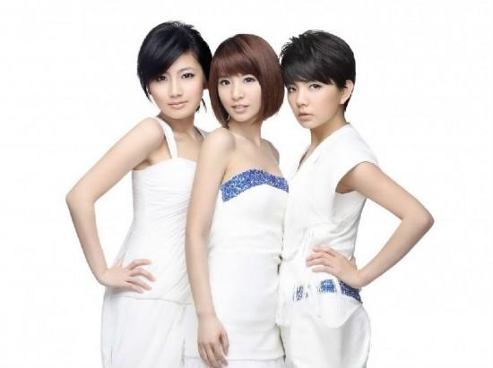she最新歌曲,她，用音乐诉说心声——最新歌曲引领潮流风潮，她的最新歌曲，音乐诉说心声，引领潮流风潮