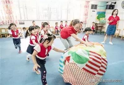 最新幼儿园中班评语,最新幼儿园中班评语，孩子们的成长足迹与潜力绽放，幼儿园中班评语，孩子们的成长足迹与潜力绽放之旅